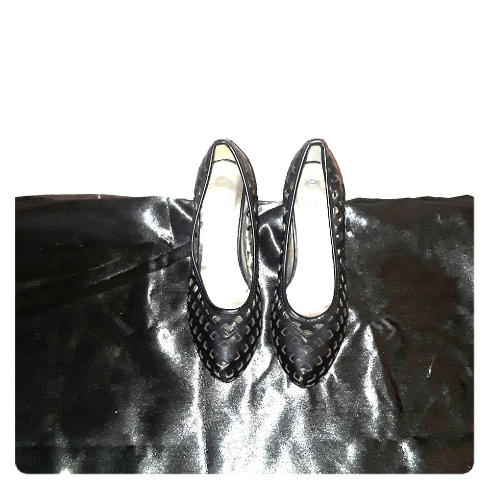 Women's shoes
